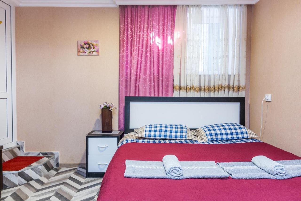 Guest House Poligloti Telavi Exterior photo